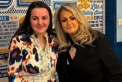 Bonnie Tyler participou de show no dia 19 de março, semanas antes de ser internada -  (crédito: Redes sociais)