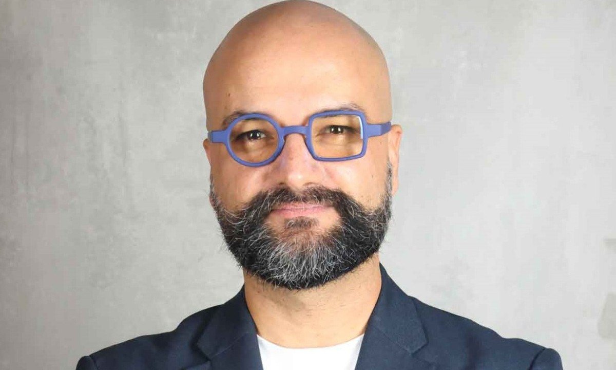  "As pessoas n&atilde;o deixaram de ir aos locais, s&oacute; passaram a consumir de forma diferente" - Marc&iacute;lio Alves - Estrategista de branding e consultor de marketing 