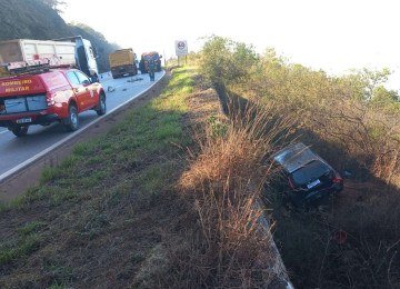 A condutora ficou presa no interior do veículo -  (crédito: Reprodução/CBMMG)