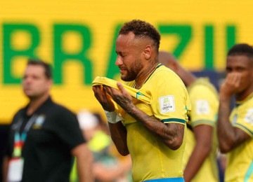 Neymar se despede da Copa do Mundo, a última da sua carreira, de forma melancólica, com a derrota e a eliminação do Brasil para a Noruega -  (crédito: Odd ANDERSEN / AFP)