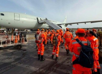A corporação mineira esteve acompanhada de bombeiros de São Paulo e Paraná -  (crédito: Corpo de Bombeiros/Divulgação)