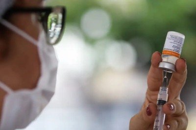 A norma aprovada diz que as vacinas precisam ser monovalentes, ou seja, ter resposta imunológica contra uma linhagem específica do vírus SARS-CoV-2 em circulação -  (crédito:  Tânia Rêgo/Agência Brasil)