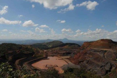Área de mineração da Empabra na Serra do Curral -  (crédito: Leandro Couri/EM)