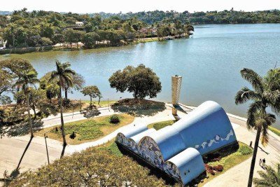 A igrejinha da Pampulha se tornou o maior ícone do conjunto projetado por niemeyer -  (crédito: Leandro Couri/EM/D.A Press)