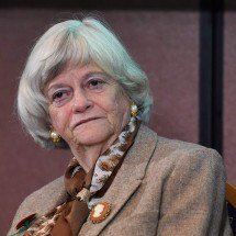 Ex-ministra britânica Ann Widdecombe é encontrada morta em casa -  AFP