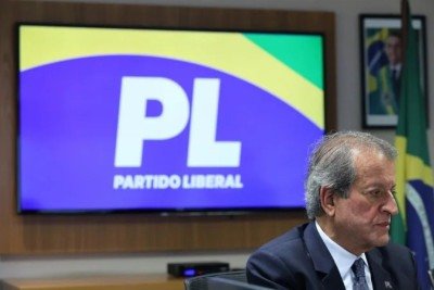 A defesa de Costa Neto disse não haver provas de que o dirigente aderiu ao suposto esquema criminoso  -  (crédito: Beto Barata/ PL )