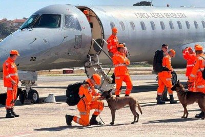 Bombeiros mineiros desembarcam em Belo Horizonte depois de 14 dias de miss&otilde;es de salvamento no terremoto da Venezuela -  (crédito: CBMMG)