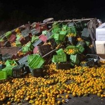 Capotamento de caminhão mobiliza socorro e interdita Anel Rodoviário de BH - CBMMG