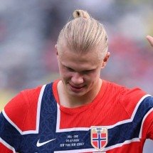 Haaland revela torcida por seleção na Copa: Ganhei camisa dela antes do que da Noruega - No Ataque Internacional
