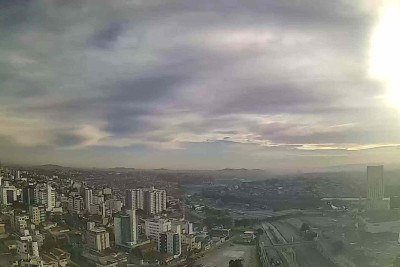 Muitas nuvens no amanhecer de Belo Horizonte sobre as regi&otilde;es de Venda Nova e Pampulha, a partir do Bairro Ipiranga (Nordeste) -  (crédito: Clima ao Vivo)