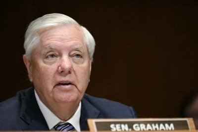Segundo a nota, o senador morreu em decorrência de 'uma doença breve e repentina' -  (crédito:  Jim WATSON / AFP)