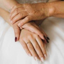 Harmonização das mãos: o procedimento realizado pela influenciadora Ju Isen - Magnific