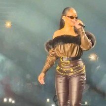 Rihanna volta aos palcos e leva fãs à loucura: ‘Que dia histórico’ - Redes sociais