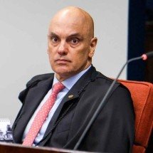 Moraes proíbe Bolsonaro de ver o filho e Flávio se aproxima de Lula - SERGIO LIMA/AFP