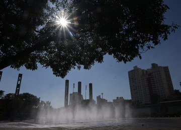 Pra&ccedil;a da Estac&atilde;o, no Centro de Belo Horizonte, no &uacute;ltimo 7 de julho, dia de clima seco e frio -  (crédito: Leandro Couri/EM/D.A.Press)