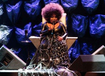 Elza Soares levou as can&ccedil;&otilde;es de 'A mulher do fim do mundo' ao projeto Inverno das Artes, no Pal&aacute;cio das Artes, em setembro de 2017
 -  (crédito: Paulo Lacerda/FCS)