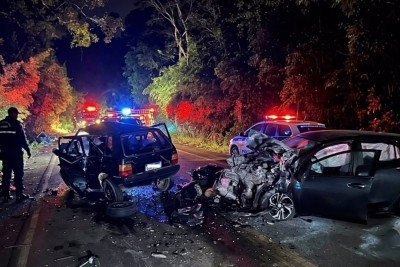 Segundo a PM, motorista suspeito de causar a colisão tinha dois registros por embriaguez ao volante -  (crédito: Corpo de Bombeiros/Reprodução)