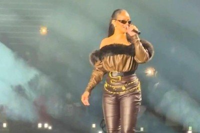 Rihanna participou de show de Jay-Z nos Estados Unidos -  (crédito: Redes sociais)