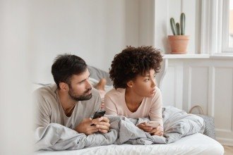 Casal distante? 15 minutos por dia podem ajudar a recuperar conexão