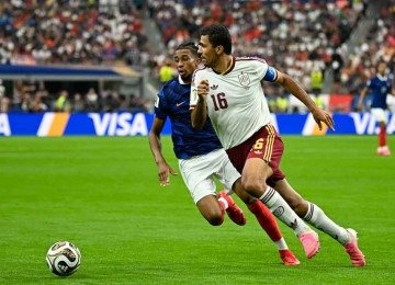 Rodri teve atuação marcante no meio de campo da Seleção Espanhola, dando muito trabalho a Michael Olise -  (crédito: Paul ELLIS/AFP)