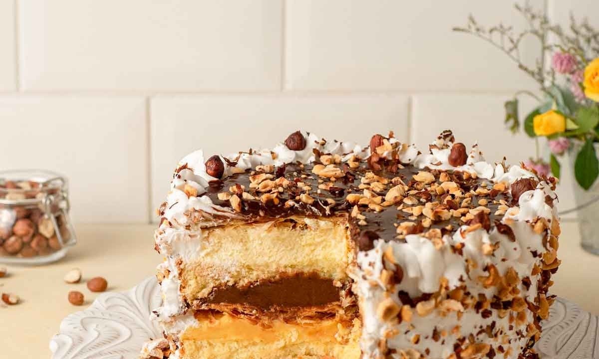 Na Avellan, um dos maiores sucessos &eacute; a torta folhada