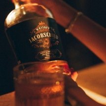 O sucesso dos licores de whiskey entre novos apreciadores - DINO