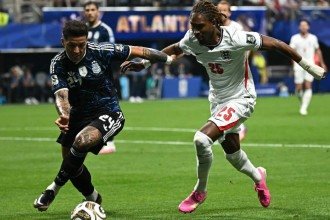Argentina vira sobre a Inglaterra em sete minutos; Enzo Fernández provoca
