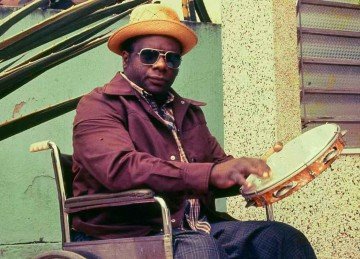 Dimens&atilde;o pol&iacute;tica da obra do sambista Candeia ganha destaque no livro 'O samba, o quilombo e o ativismo  negro', publicado pela editora Mal&ecirc; -  (crédito: Reprodu&ccedil;&atilde;o)