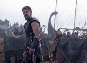Matt Damon vive Odisseu, protagonista triste, arrependido e bem diferente do herói mítico criado por Homero -  (crédito: Universal Pictures/Divulgação)