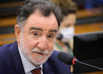 O ex-prefeito e ex-ministro Patrus Ananias pode ser a opção para dar palanque a Lula em Minas -  (crédito: PAULO SÉRGIO/CÂMARA DOS DEPUTADOS)