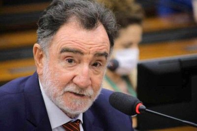 O ex-prefeito e ex-ministro Patrus Ananias pode ser a opção para dar palanque a Lula em Minas -  (crédito: PAULO SÉRGIO/CÂMARA DOS DEPUTADOS)