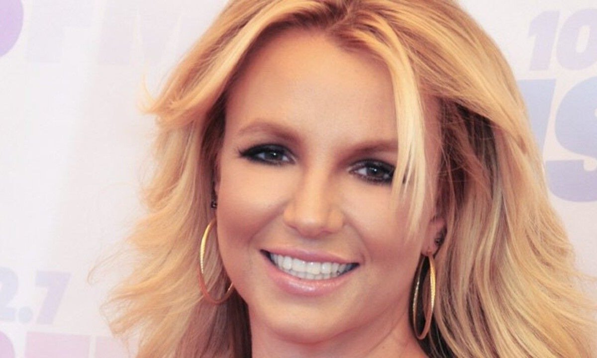 Britney Spears é considerada uma das maiores estrelas do pop mundial desde o final da década de 1990. Ficou conhecida com o álbum "...Baby One More Time" e o single homônimo, seguidos por sucessos como "Oops!... I Did It Again", "Toxic", "Womanizer" e "Circus".
- (crédito: Wikimedia Commosn / Glenn Francis)