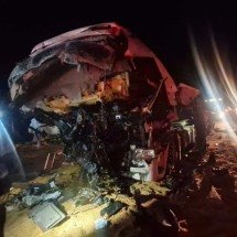 MG: motorista morre em colisão entre carreta e caminhão na BR-050 - Reprodução/CBMMG
