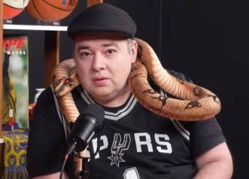 O narrador Rômulo Mendonça debochou da colega de trabalho em seu podcast 'Jararacas' -  (crédito: Reprodução)