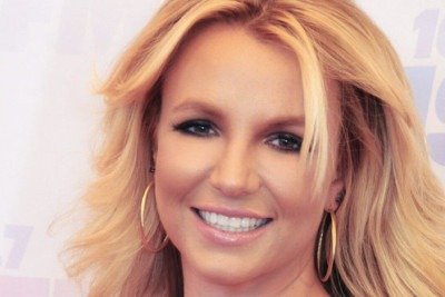 Britney Spears é considerada uma das maiores estrelas do pop mundial desde o final da década de 1990. Ficou conhecida com o álbum '...Baby One More Time' e o single homônimo, seguidos por sucessos como 'Oops!... I Did It Again', 'Toxic', 'Womanizer' e 'Circus'. 
 -  (crédito: Wikimedia Commosn / Glenn Francis)