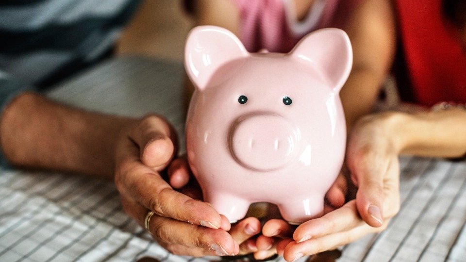 Iniciar a poupan&ccedil;a desde cedo &eacute; um passo fundamental para construir um futuro financeiro seguro e planejar a aposentadoria -  (crédito: rawpixel.com)