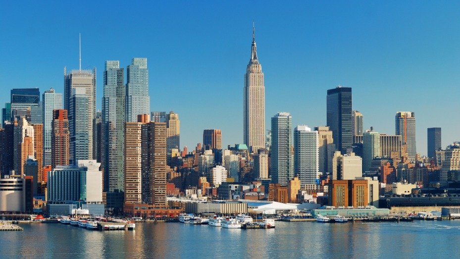 O skyline de Nova York, a metr&oacute;pole que lidera o ranking das cidades com mais milion&aacute;rios -  (crédito: TravelScape no Magnific)