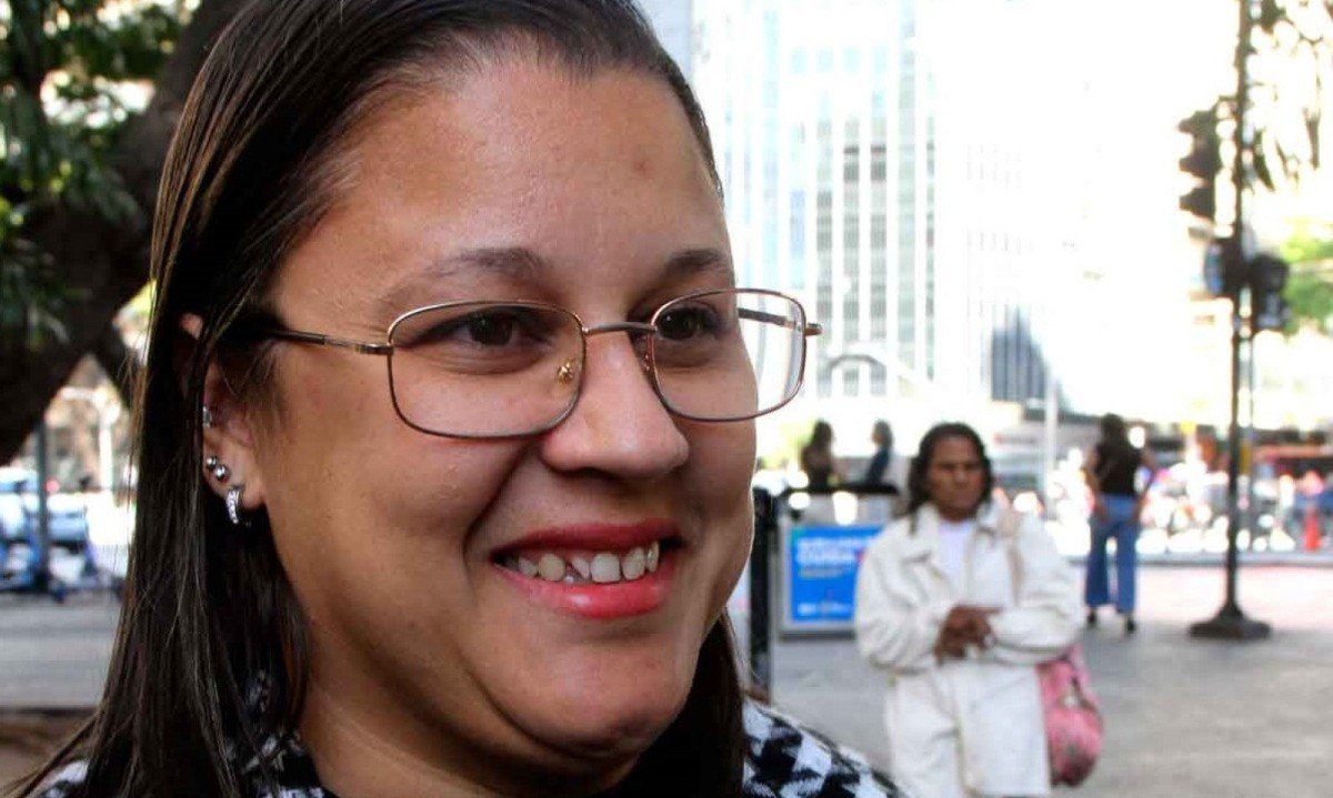 Ellen Cristina Pereira de Paula