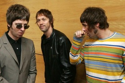 Noel e Liam Gallagher, membros da banda Oasis, que tem &ldquo;Wonderwall&rdquo; como hino da Copa do Mundo -  (crédito: AFP)