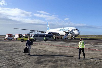 Boeing 787-9 Dreamliner da Air Europa em julho de 2024, ap&oacute;s um pouso de emerg&ecirc;ncia no Aeroporto de Natal (RN). Na ocasi&atilde;o, a aeronave voava de Madri para Montevid&eacute;u, no Uruguai -  (crédito: AFP)