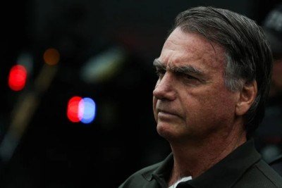 Bolsonaro cumpre prisão em casa após cirurgia e pneumonia  -  (crédito: Fabio Rodrigues-Pozzebom/ Agência Brasil)