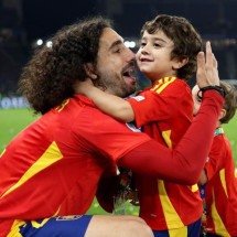 'Às vezes não sei como ajudá-lo': como diagnóstico de autismo do filho mudou a vida de Cucurella, da seleção espanhola - Reuters