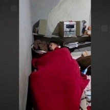 Traficante do Comando Vermelho é preso dormindo enrolado no edredom - Tupi