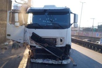 Anel Rodoviário: pista principal é bloqueada e trânsito fica lento