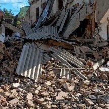 Imóvel desaba e deixa feridos em Governador Valadares - CBMMG