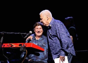 Flávio Venturini homenageou Márcio Borges no show que marcou os 80 anos do fundador do Clube da Esquina -  (crédito: Agência Digit/Divulgação)