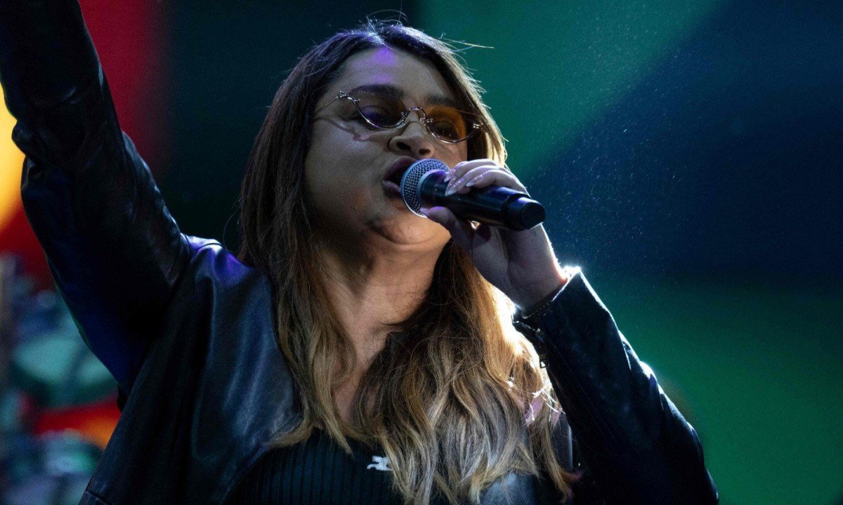 Filme 'Preta – Eu não ando só' e série 'Meu nome é Preta' relembram a trajetória da cantora Preta Gil, que morreu aos 50 anos, em 20 de julho de 2025 -  (crédito: Pablo Porciúncula/AFP - 7/7/24)