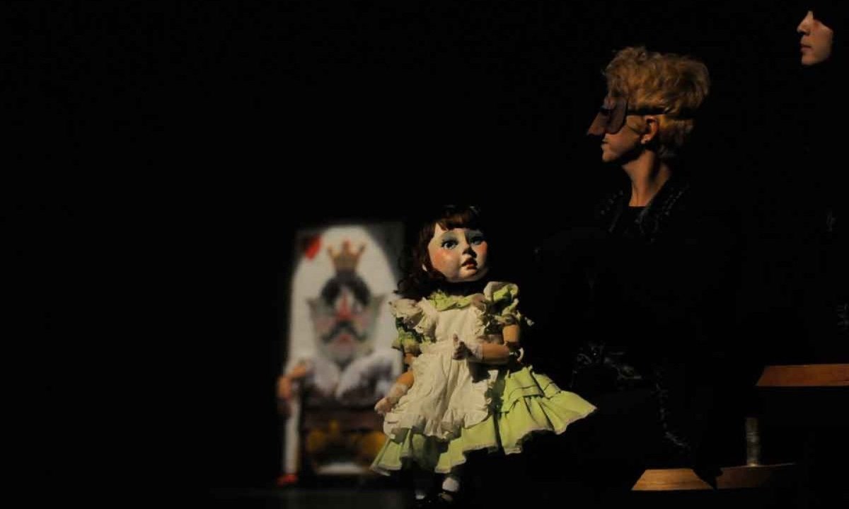 Alice no Pa&iacute;s das Maravilhas