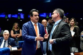 A poucos dias da convenção, Flávio ainda tenta atrair apoio do União Brasil e do PP
