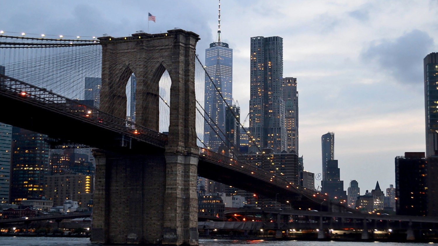 A grandiosidade da metr&oacute;pole nova-iorquina, lar do Little Brazil, &eacute; marcada por &iacute;cones como a Ponte do Brooklyn e arranha-c&eacute;us -  (crédito: Freepik)